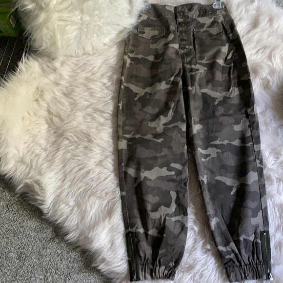 Express Pants - Express -hi rise Camouflage pants